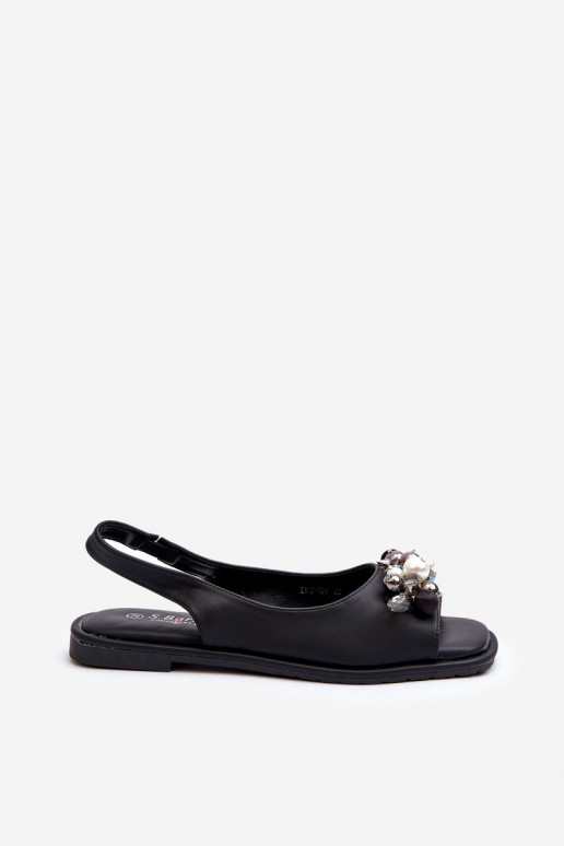 Dámske sandále s krásnymi detailmi...