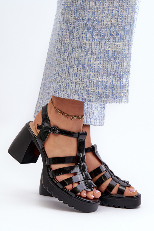 Dámske sandále na vysokom opätku... Dámske sandále na vysokom opätku...