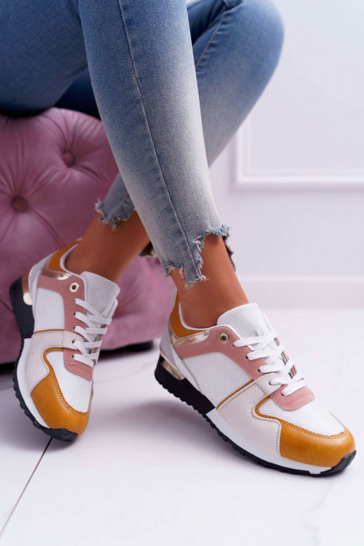 Ležérne topánky v rôznych farbách Ležérne topánky v rôznych farbách