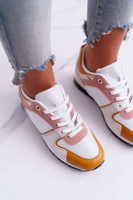 Ležérne topánky v rôznych farbách Ležérne topánky v rôznych farbách