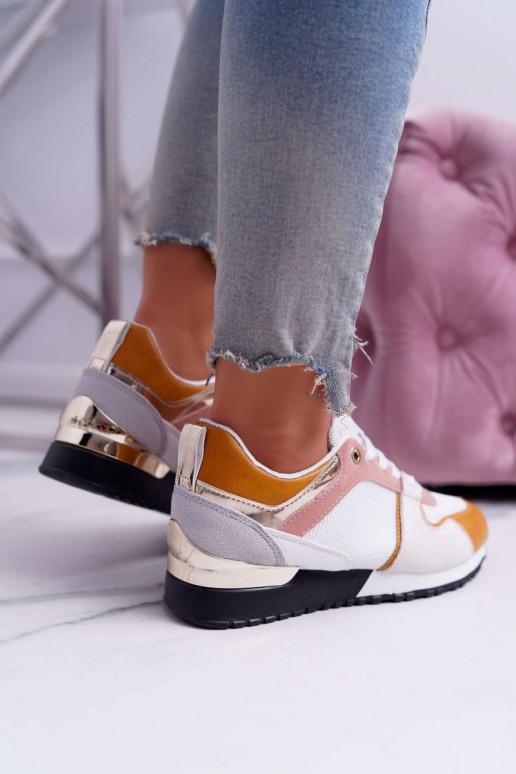 Ležérne topánky v rôznych farbách Ležérne topánky v rôznych farbách