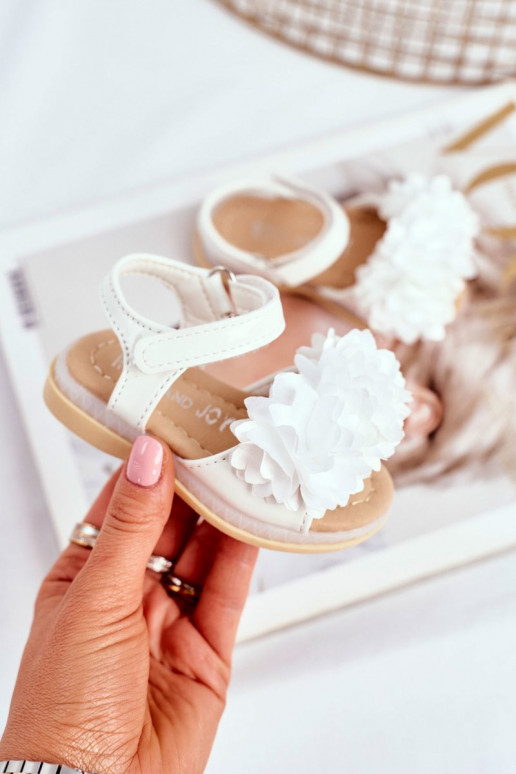 Sandále pre deti s kvetmi v bielej farbe Sandále pre deti s kvetmi v bielej farbe
