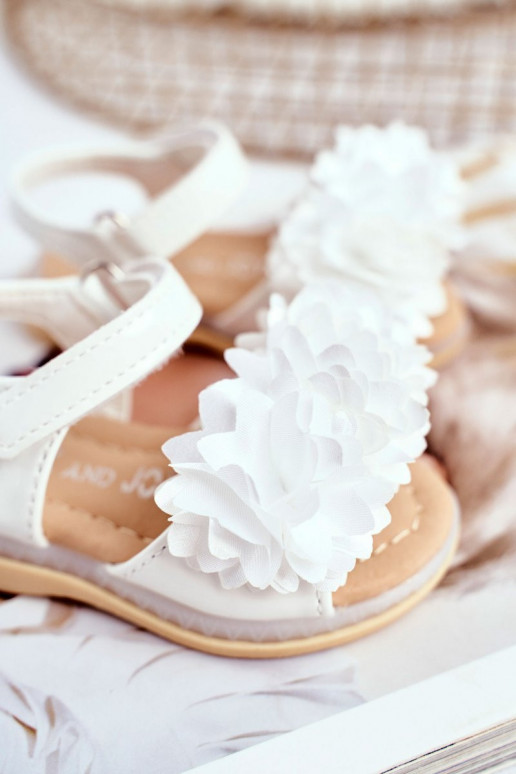 Sandále pre deti s kvetmi v bielej farbe Sandále pre deti s kvetmi v bielej farbe