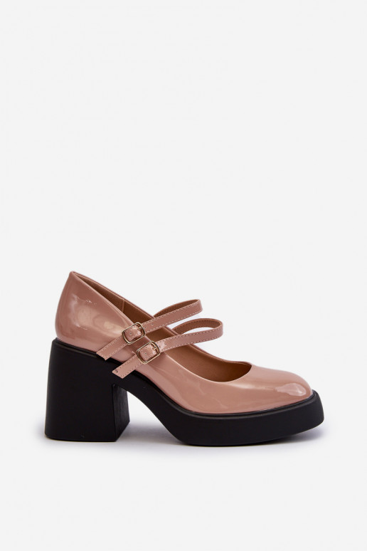 Bateliai plačiu kulnu su lako efektu...