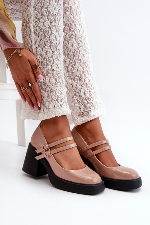 Bateliai plačiu kulnu su lako efektu...