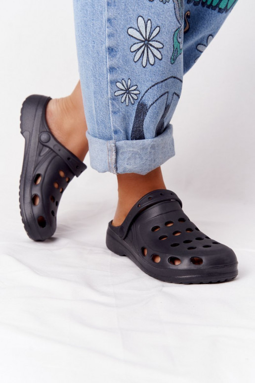 Papuče čiernej farby EVA Papuče čiernej farby EVA