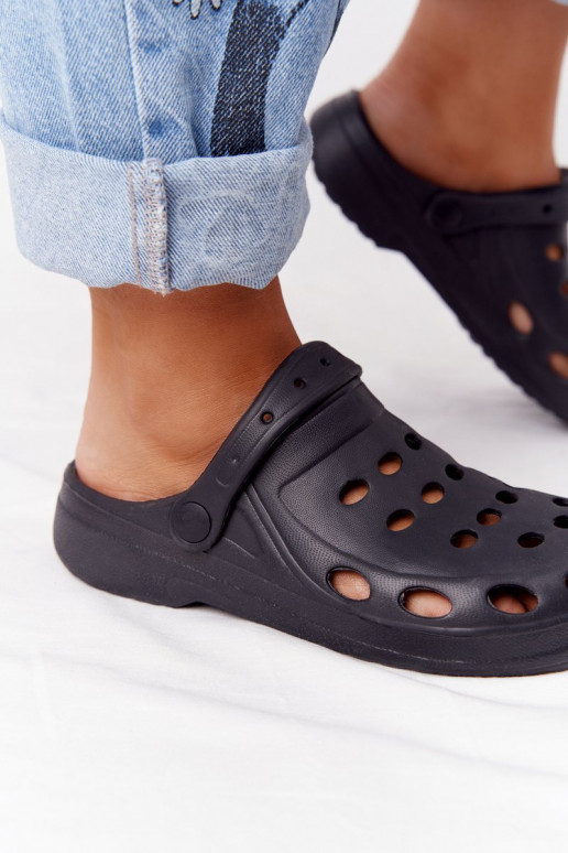 Papuče čiernej farby EVA Papuče čiernej farby EVA