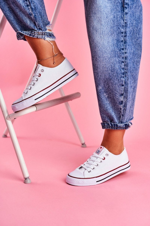 Klasický model voľnočasovej obuvi v bielej farbe s červeným dekorom Ecoma