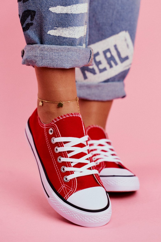 Červené ležérne topánky klasického modelu Červené ležérne topánky klasického modelu