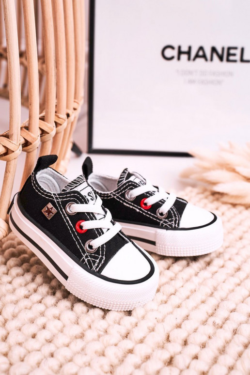 Detský klasický model tenisiek s plochou podrážkou BIG STAR HH374194 čiernej farby Detský klasický model tenisiek s plochou podrážkou BIG STAR HH374194 čiernej farby