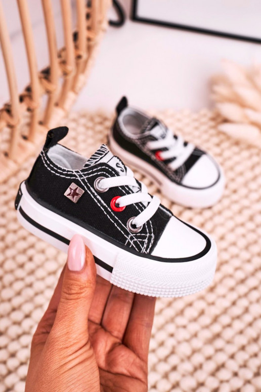 Detský klasický model tenisiek s plochou podrážkou BIG STAR HH374194 čiernej farby Detský klasický model tenisiek s plochou podrážkou BIG STAR HH374194 čiernej farby