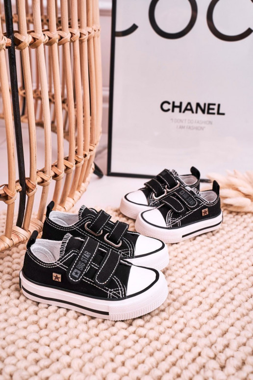 Detská voľnočasová obuv so zapínaním BIG STAR HH374200 čiernej farby Detská voľnočasová obuv so zapínaním BIG STAR HH374200 čiernej farby