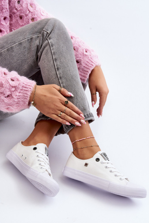 Klasický model tenisiek s plochou podrážkou BIG STAR AA274010 bielej farby