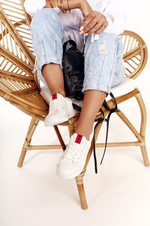 Tenisky z prírodnej kože s ozdobnými pruhmi BIG STAR DD274685 bielej farby