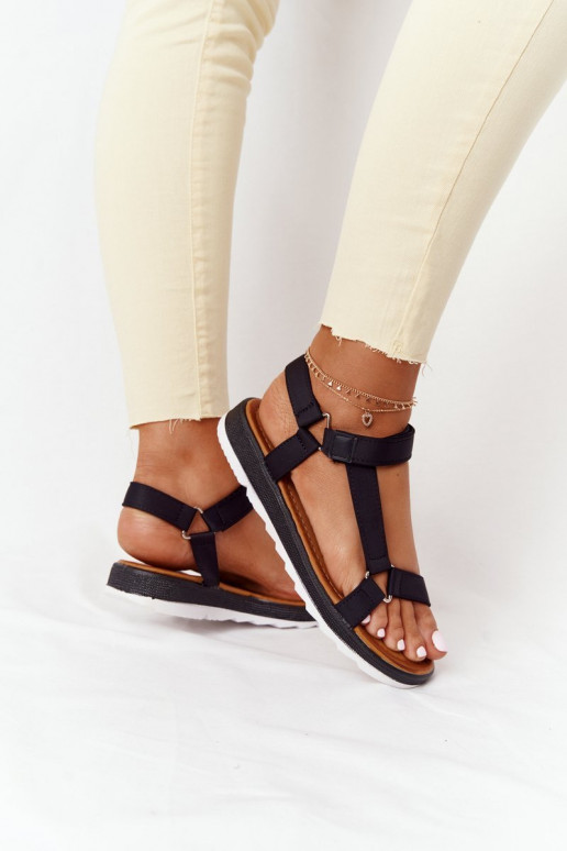 Dámske sandále s gumenou podrážkou v čiernej farbe Stranger