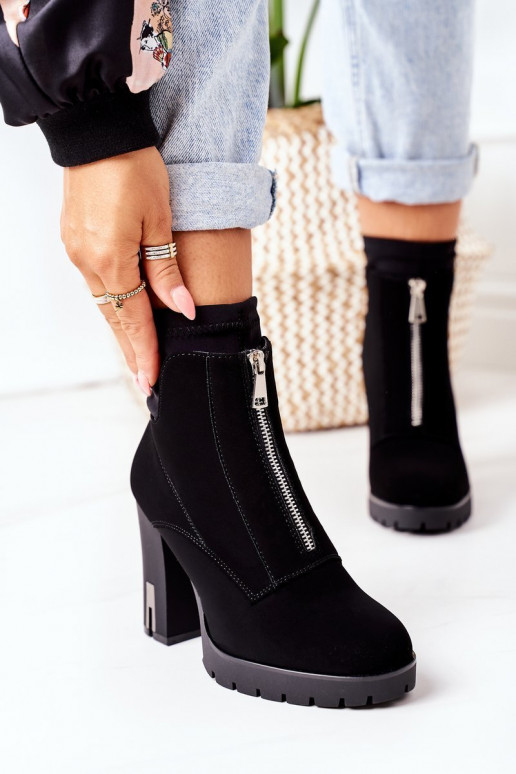 oteplené čižmy s opätkami v čiernej farbe Wonder Woman oteplené čižmy s opätkami v čiernej farbe Wonder Woman