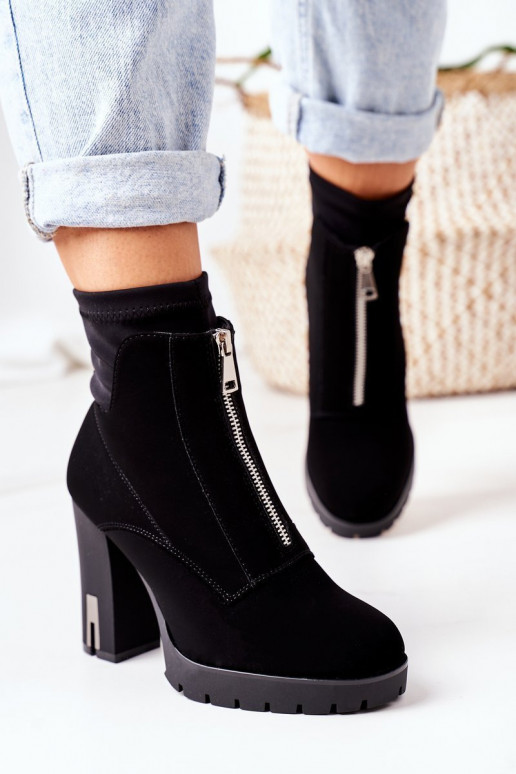 oteplené čižmy s opätkami v čiernej farbe Wonder Woman oteplené čižmy s opätkami v čiernej farbe Wonder Woman