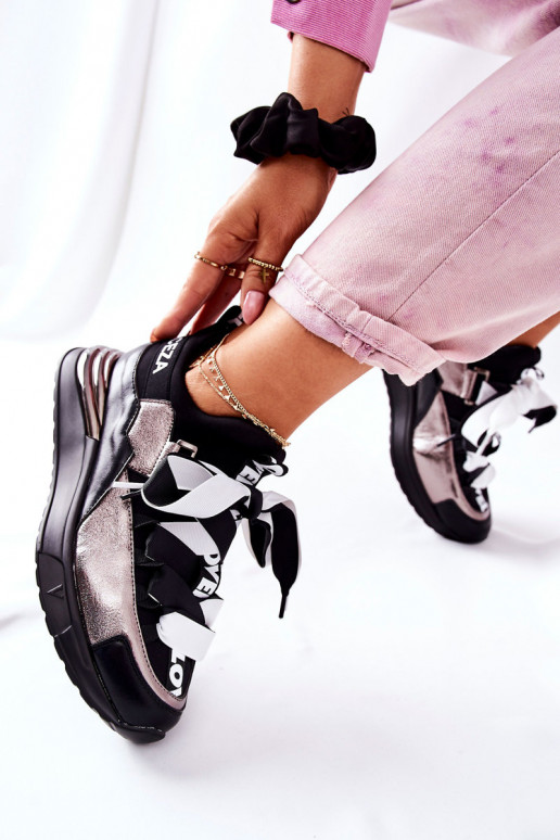 Športový štýl topánky Tenisky model topánky Čierna a strieborná farba Dexla Športový štýl topánky Tenisky model topánky Čierna a strieborná farba Dexla