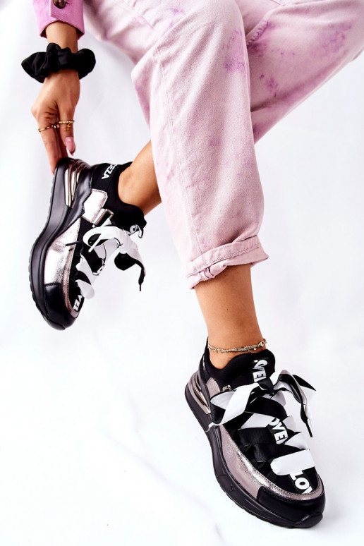 Športový štýl topánky Tenisky model topánky Čierna a strieborná farba Dexla Športový štýl topánky Tenisky model topánky Čierna a strieborná farba Dexla