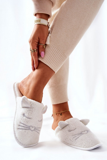 papuče Lesklé s ušami bielej farby Kaisy