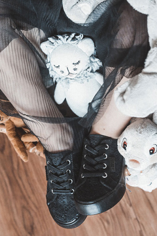 voľnočasová obuv s prelamovanými prvkami Big Star JJ374133 čiernej farby