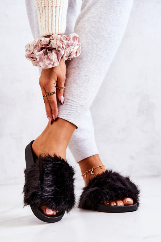 Papuče s kožušinkou v čiernej farbe Pollie Papuče s kožušinkou v čiernej farbe Pollie