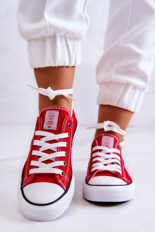 Klasický model voľnočasovej obuvi Cross Jeans JJ2R4010C červenej farby