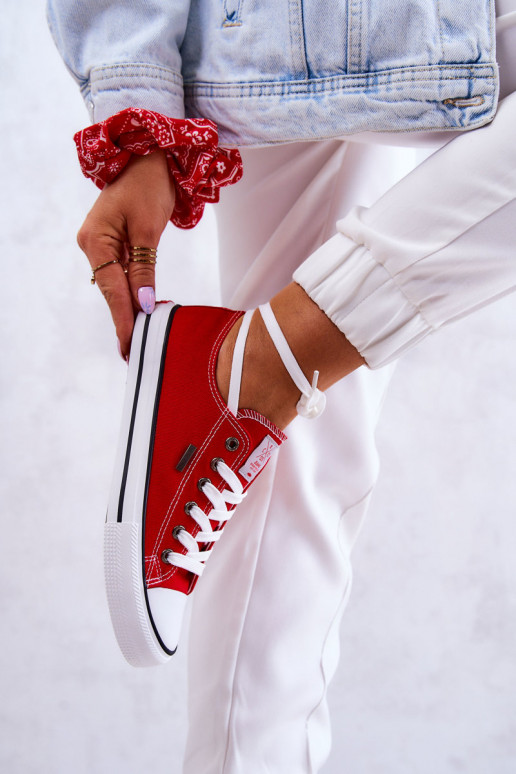 Klasický model voľnočasovej obuvi Cross Jeans JJ2R4010C červenej farby