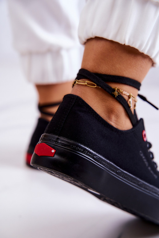 Klasický model voľnočasovej obuvi Cross Jeans JJ2R4019C čiernej farby Klasický model voľnočasovej obuvi Cross Jeans JJ2R4019C čiernej farby