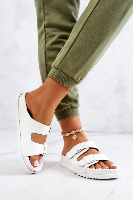 Gumové papuče Corina s prackami v bielej farbe Gumové papuče Corina s prackami v bielej farbe