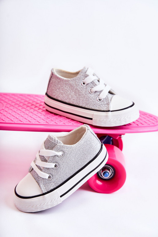 Detské voľnočasové topánky na remienky v striebornej farbe Wella