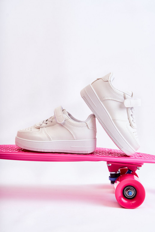 Detská športová obuv so zapínaním v bielej farbe Elike