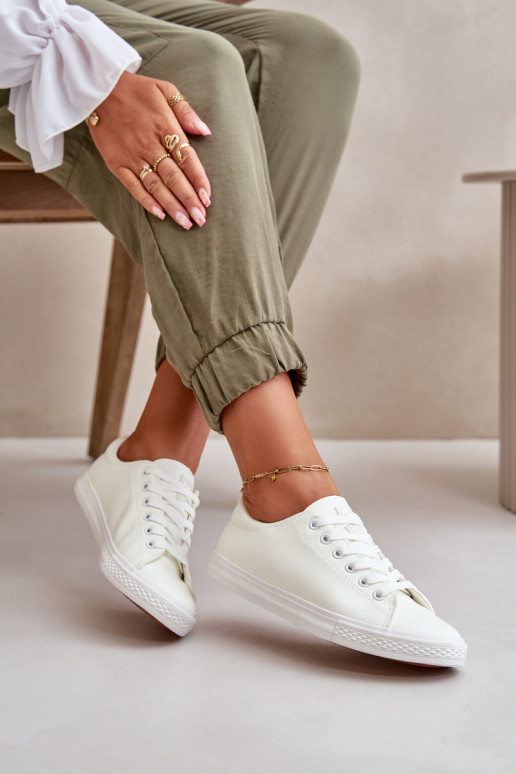 na ramienka Klasický model ležérnej obuvi v bielej farbe Misima na ramienka Klasický model ležérnej obuvi v bielej farbe Misima