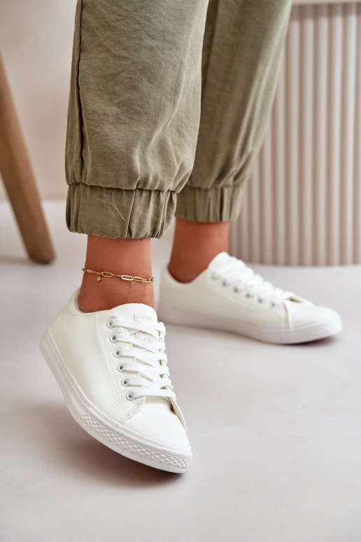 na ramienka Klasický model ležérnej obuvi v bielej farbe Misima na ramienka Klasický model ležérnej obuvi v bielej farbe Misima