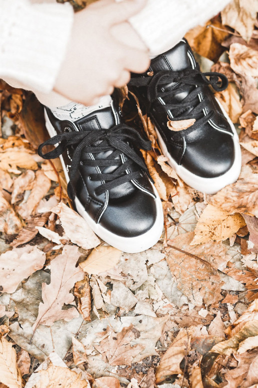 Detská športová obuv so šnúrkami Big Star KK374223 čiernej farby Detská športová obuv so šnúrkami Big Star KK374223 čiernej farby