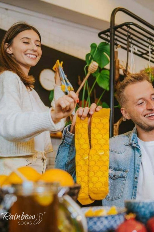 2 páry farebných ponožiek