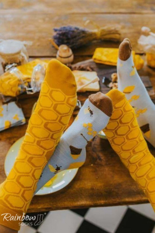 2 páry farebných ponožiek