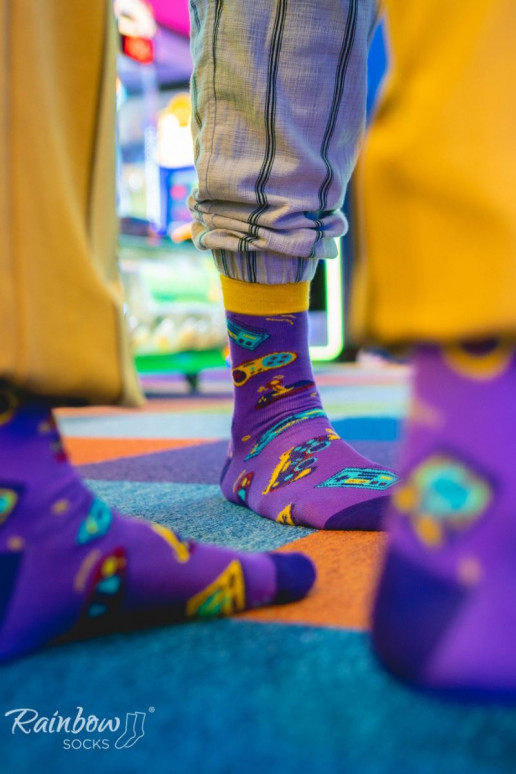 2 páry farebných ponožiek v krabičke 2 páry farebných ponožiek v krabičke