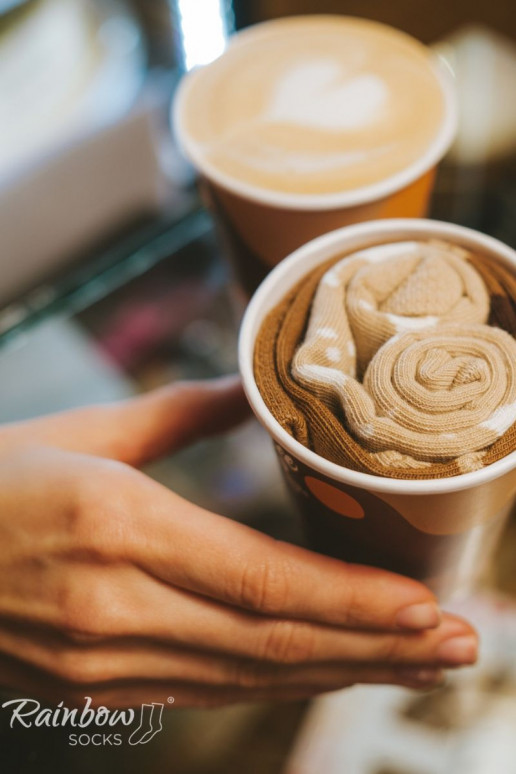 Farebné ponožky v krabičke Caffe Latte 1 pár Farebné ponožky v krabičke Caffe Latte 1 pár