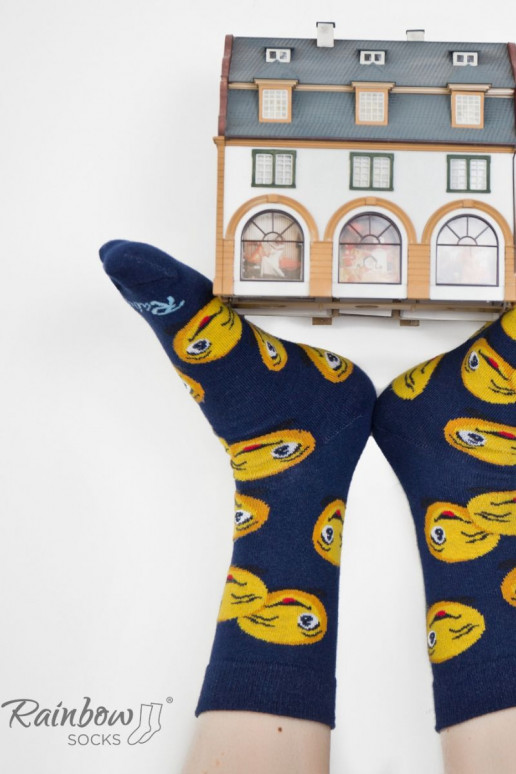 3 páry farebných ponožiek v krabičke 3 páry farebných ponožiek v krabičke