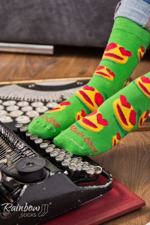 3 páry farebných ponožiek v krabičke 3 páry farebných ponožiek v krabičke