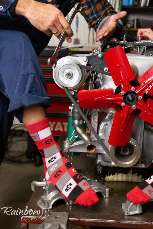 3 páry farebných ponožiek v krabičke 3 páry farebných ponožiek v krabičke