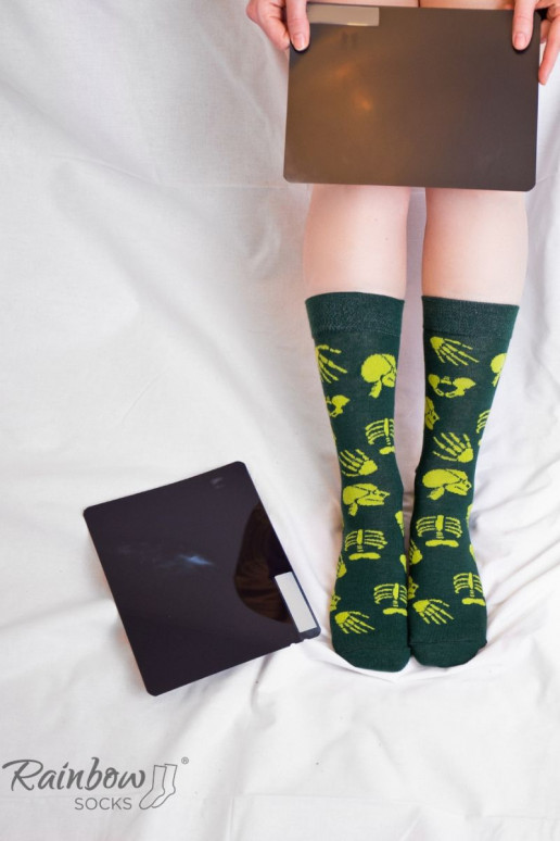 3 páry farebných ponožiek v krabičke 3 páry farebných ponožiek v krabičke