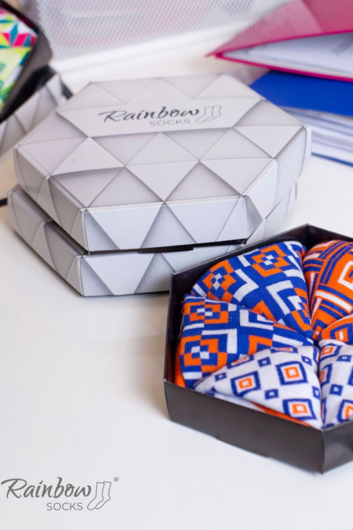 Farebné ponožky s geometrickými vzormi 3 páry Farebné ponožky s geometrickými vzormi 3 páry