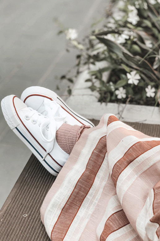 Klasická detská športová obuv v bielej farbe Filemon