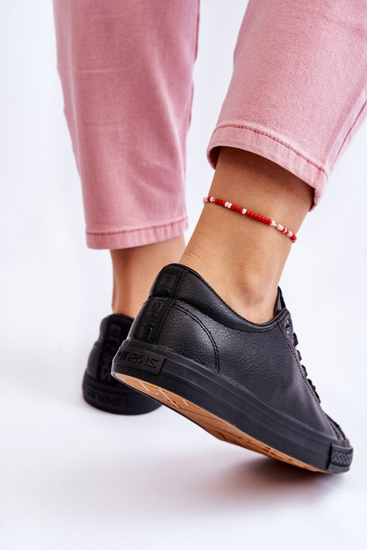 na ramienka Klasický model neformálnej obuvi v čiernej farbe Misima