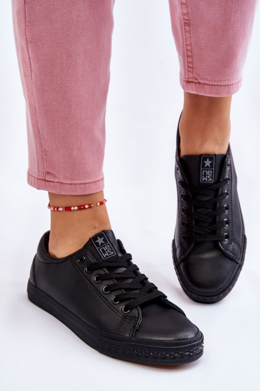 na ramienka Klasický model neformálnej obuvi v čiernej farbe Misima