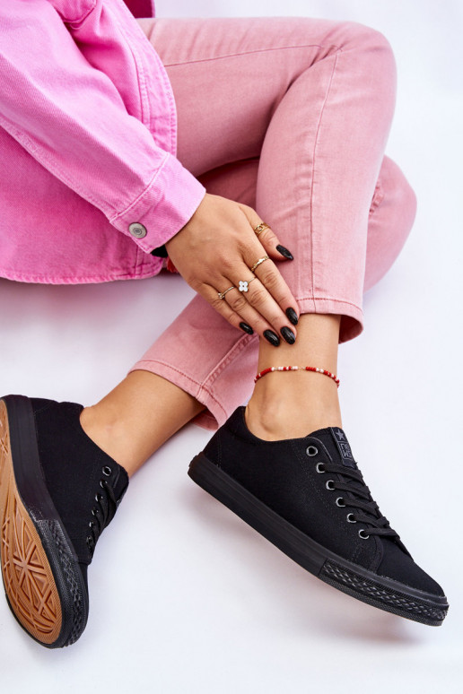 na ramienka Klasický model voľnočasovej obuvi v čiernej farbe Eleya na ramienka Klasický model voľnočasovej obuvi v čiernej farbe Eleya