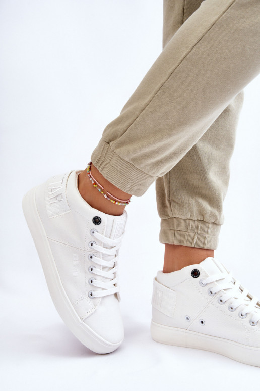 Klasický model voľnočasovej obuvi s podrážkou Big Star LL274002 bielej farby Klasický model voľnočasovej obuvi s podrážkou Big Star LL274002 bielej farby