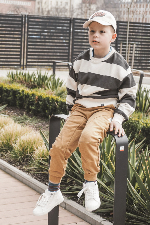 Detský klasický model voľnočasovej obuvi s podrážkou Big Star LL374002 bielej farby